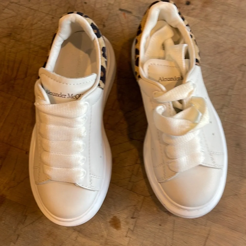 Alexander McQueen children’s girls sneakers - Picture 1 of 2